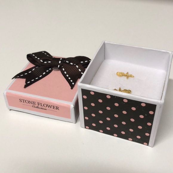 NIB Heart Beat Stud Earrings - Picture 3 of 5